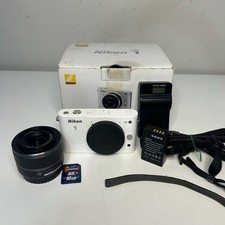 Nikon 1 J1 White With Battery